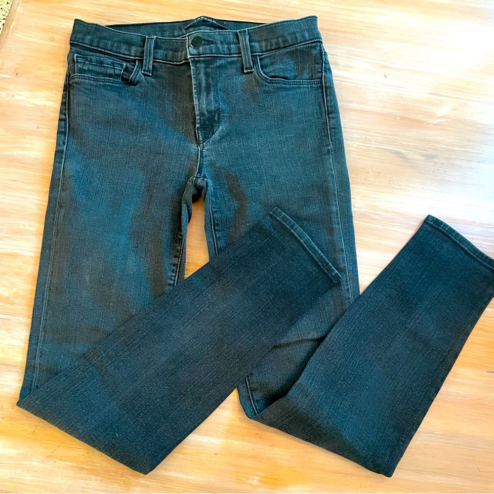 J BRAND BLACK DENIM SKINNY JEANS! Medium Rise Great condition! 27